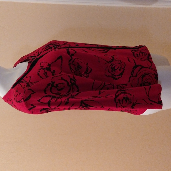 Rafaela petites red rose cardigan sweater Sz PM - Picture 2 of 6